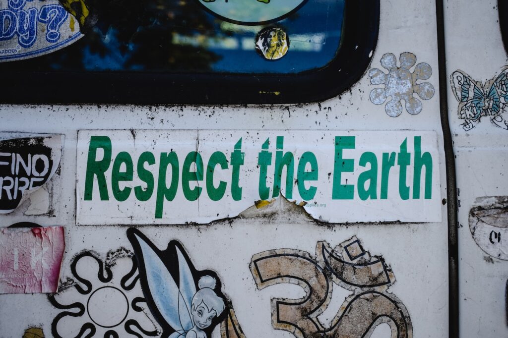 Environment Graffiti: Respect The Earth