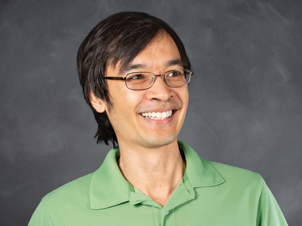 Terence Chi-Shen Tao photo in green shirt