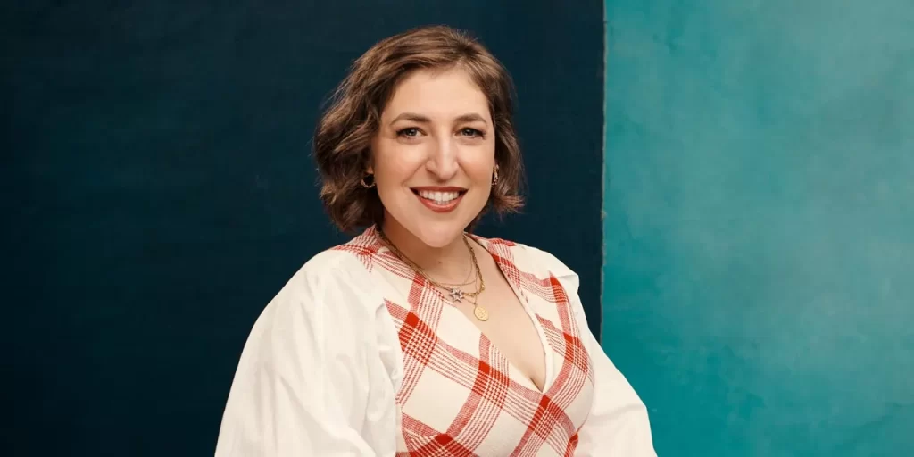 Mayim Bialik green background